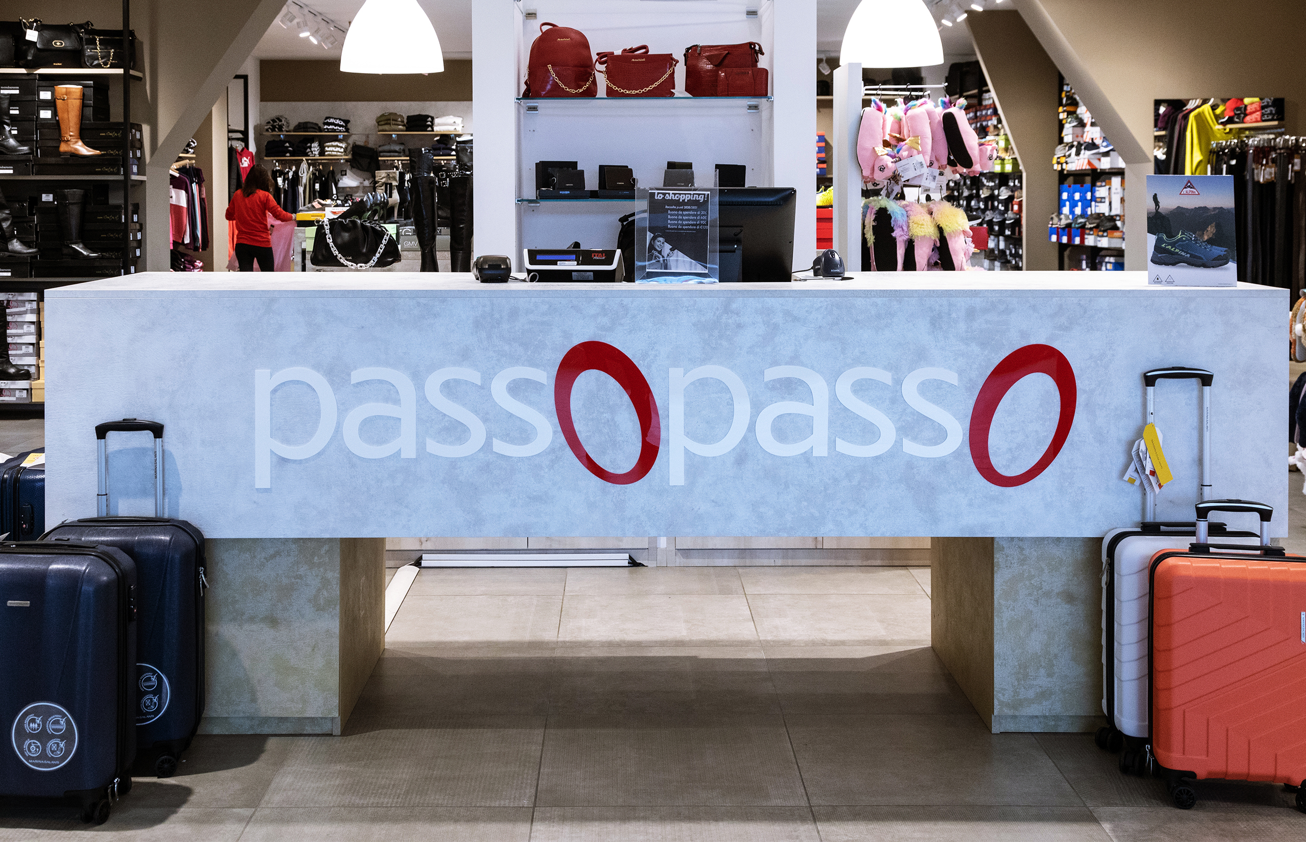 Calzature in deals blu punti vendita