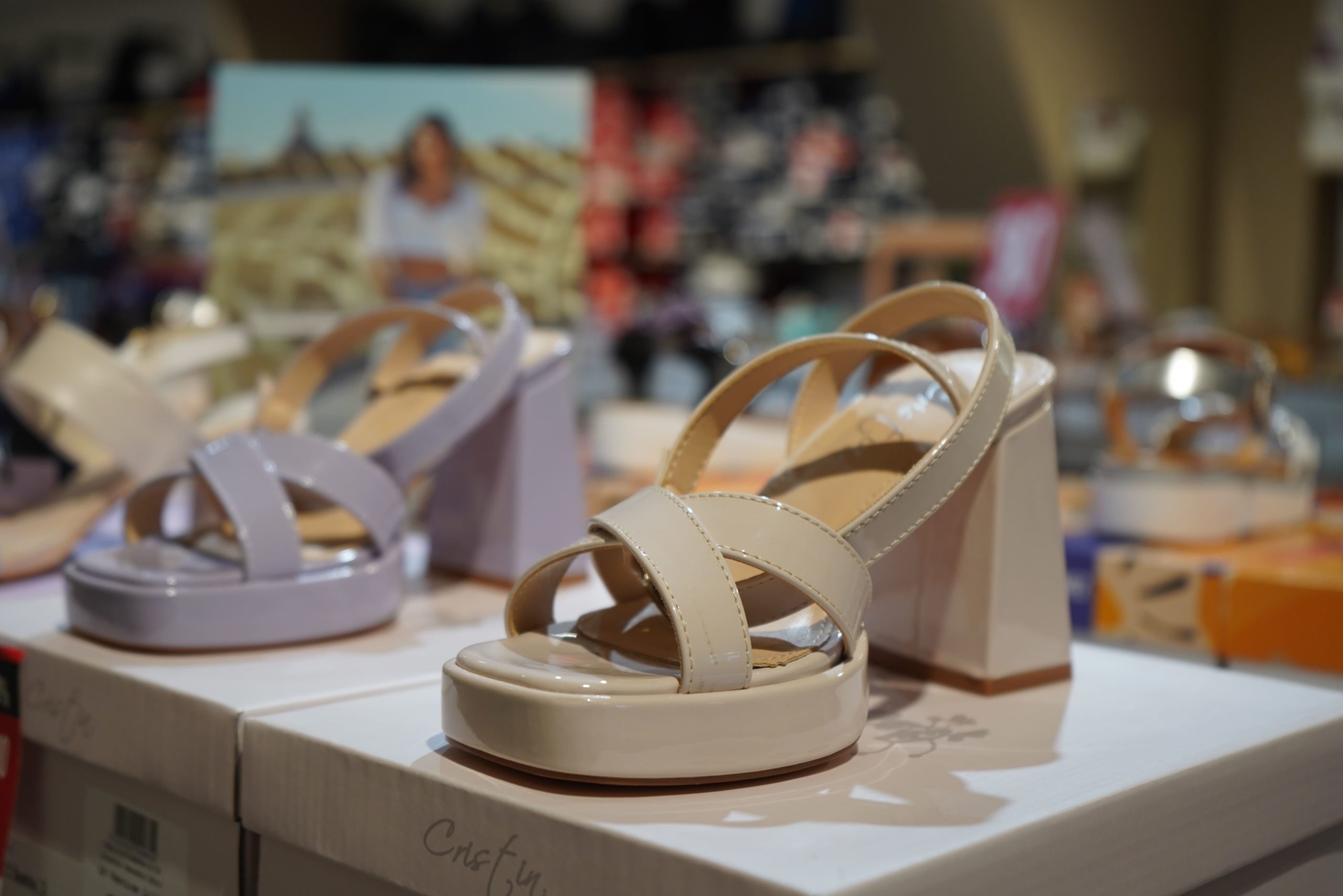 Negozio di scarpe in via messina marine clearance